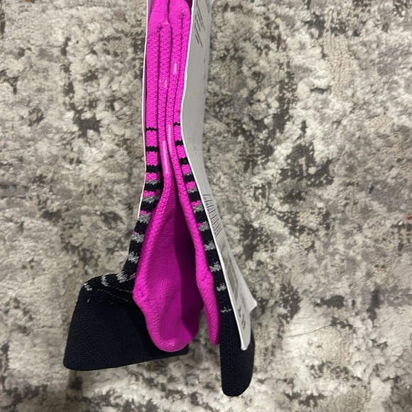 Size Small Women’s Pair of Lululemon Socks *NWT* - Picture 4 of 4